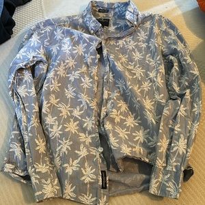 American Eagle casual button